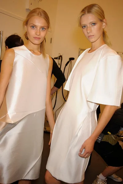 Look 11